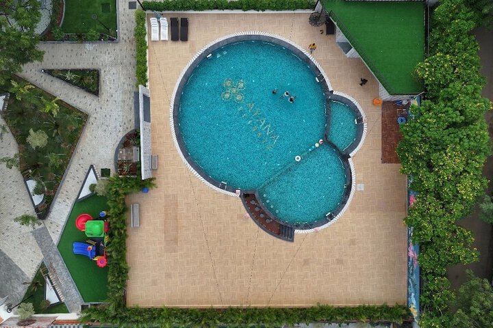 Pool 9 of 17