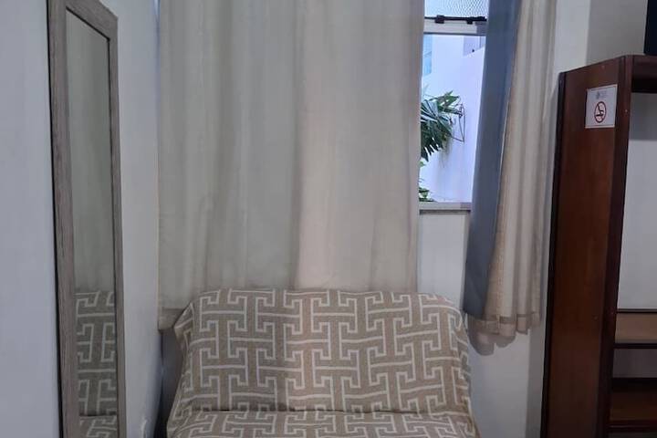 Room 16 of 76