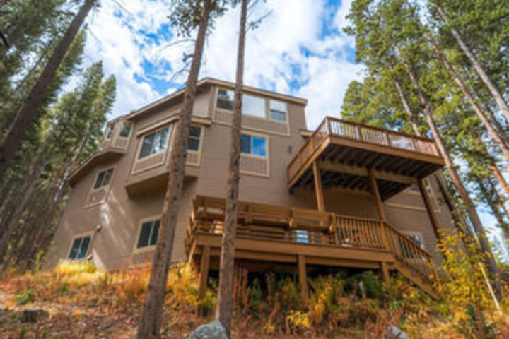 Photo of Pineview Hideaway by RedAwning