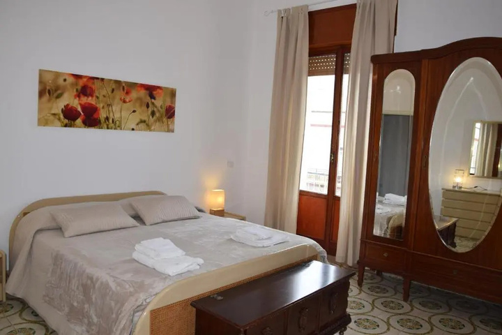 Room 2 of 11