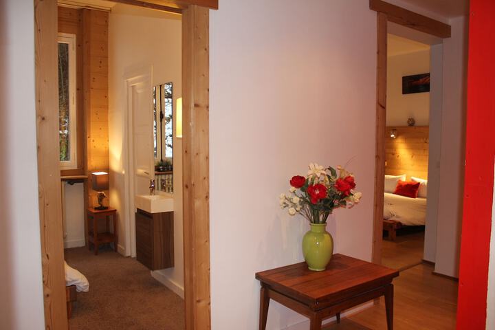 Room 33 of 83