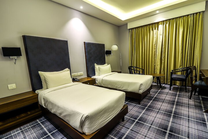 Room 16 of 35