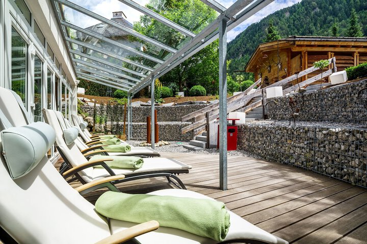 Sundeck 108 of 109