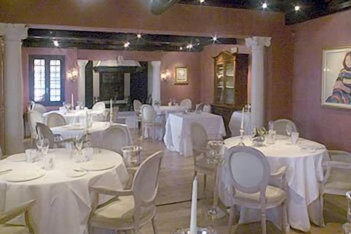 Ballroom/Hall 23 of 35