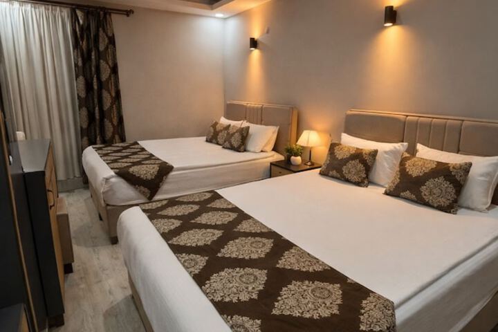 Room 7 of 25