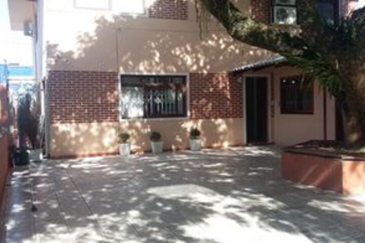Room 17 of 27