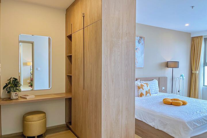 Room 93 of 299