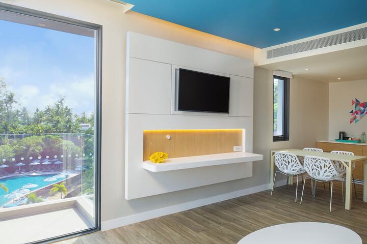 Room 42 of 175