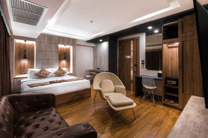 Room 4 of 116