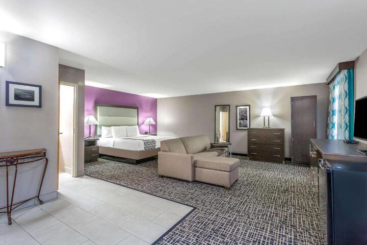 2 Double Beds (5 of 5)