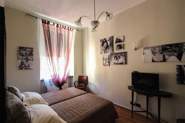 Room 2 of 4