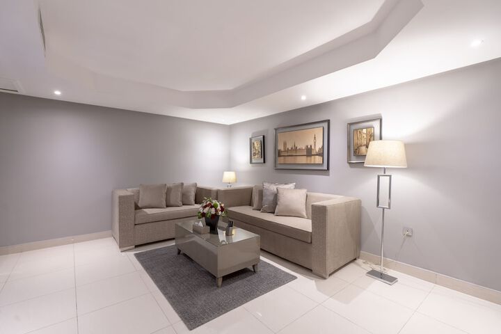 Room 25 of 40