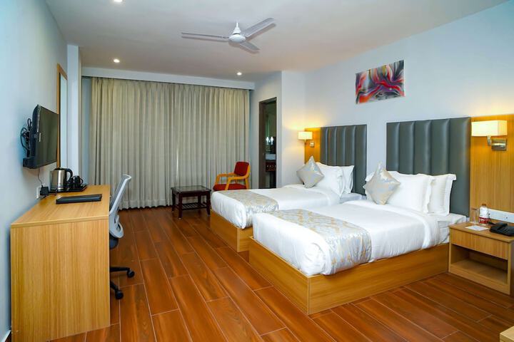Room 12 of 36