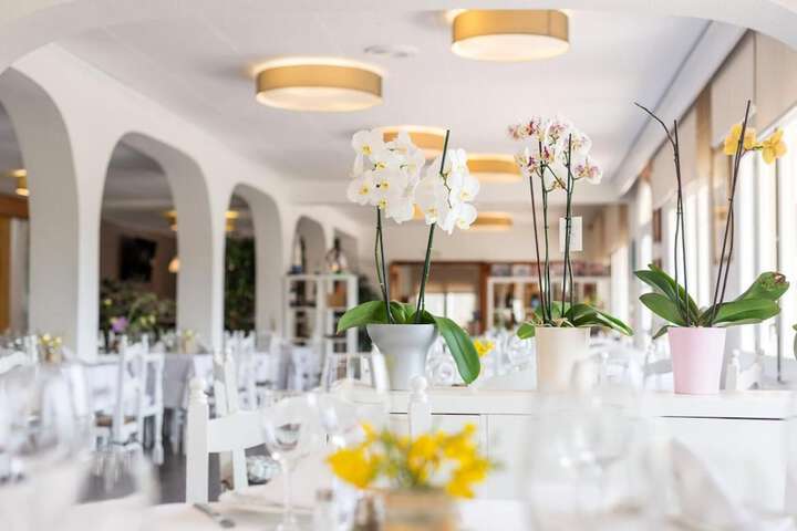 Ballroom/Hall 46 of 65