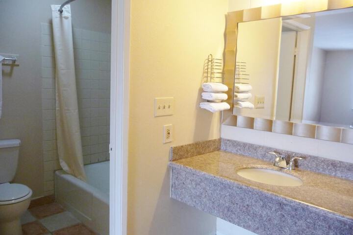 Room 17 of 27