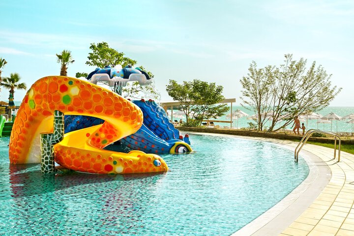 Hotel Pool