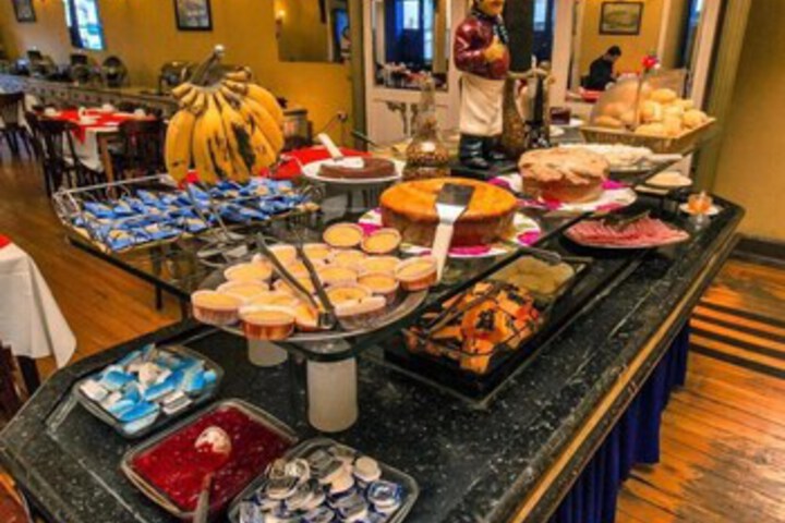 Dining 17 of 45