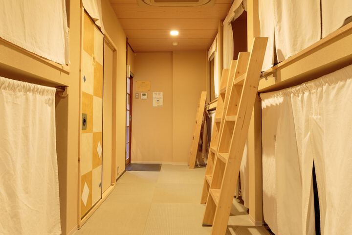 Room 6 of 65