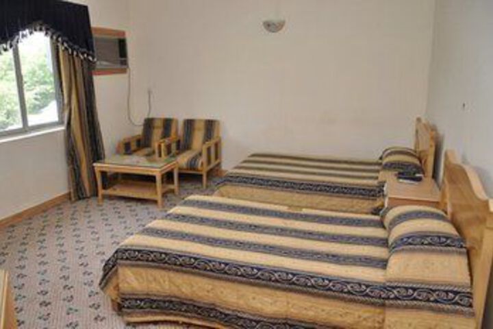 Room 11 of 31