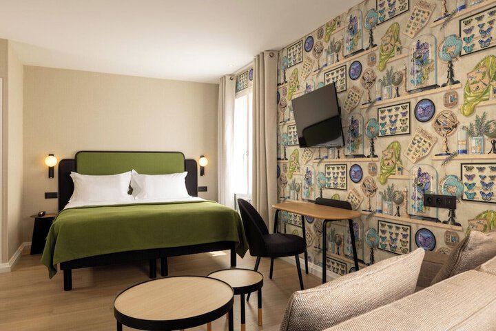 Room 28 of 48