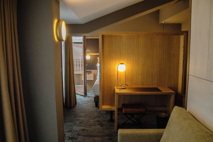 Room 13 of 43