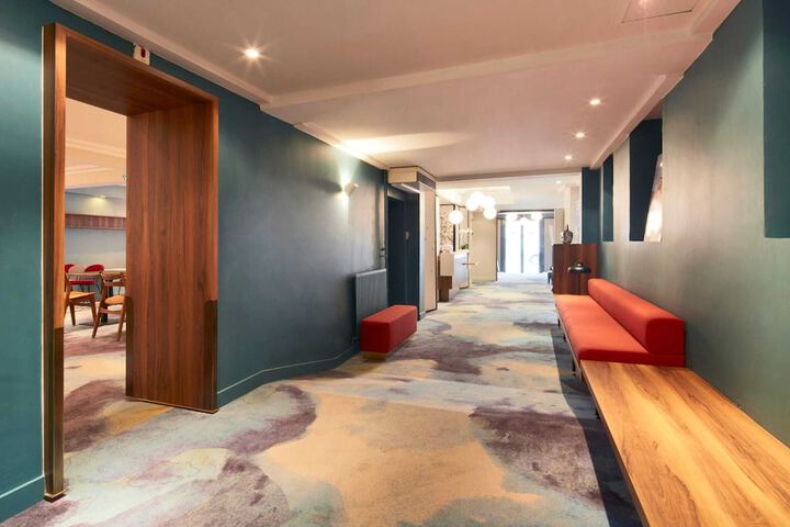 Entrance & Lobby