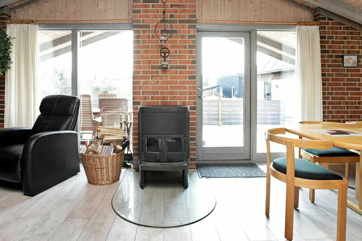 Terrace/Patio 6 of 16