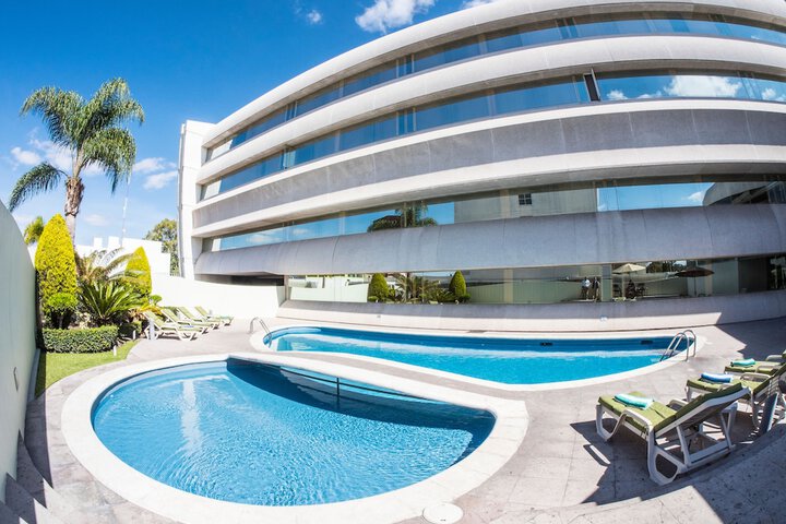 Pool Hotel