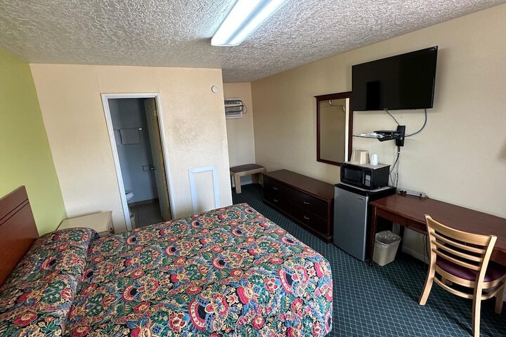 Room 14 of 27