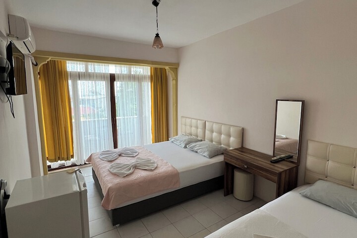 Room 2 of 34