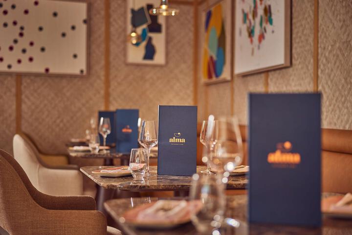 Dining 115 of 256