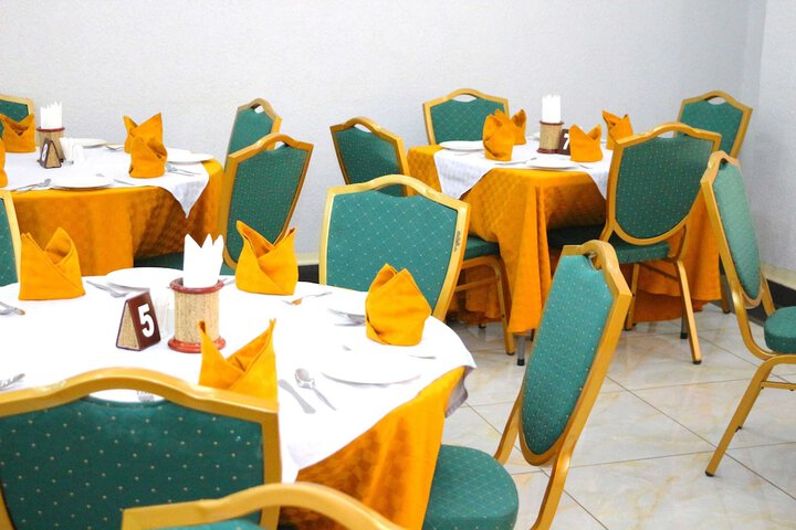 Dining 16 of 26