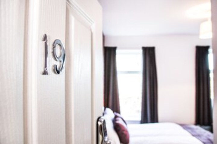 Room 34 of 82