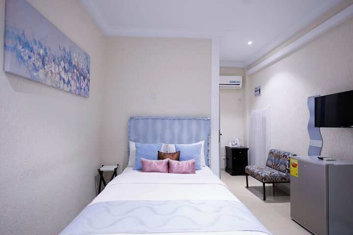 Room 10 of 89