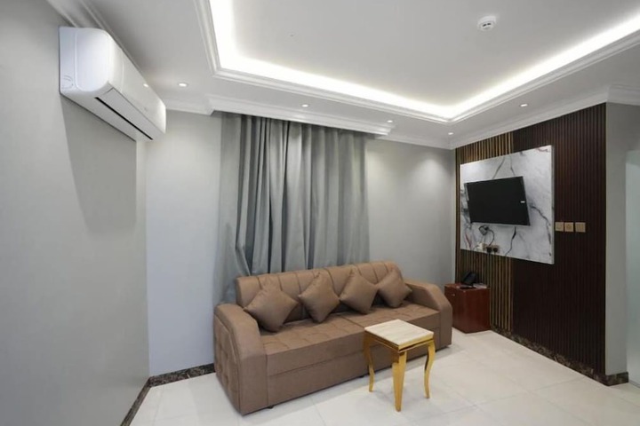 Room 5 of 7
