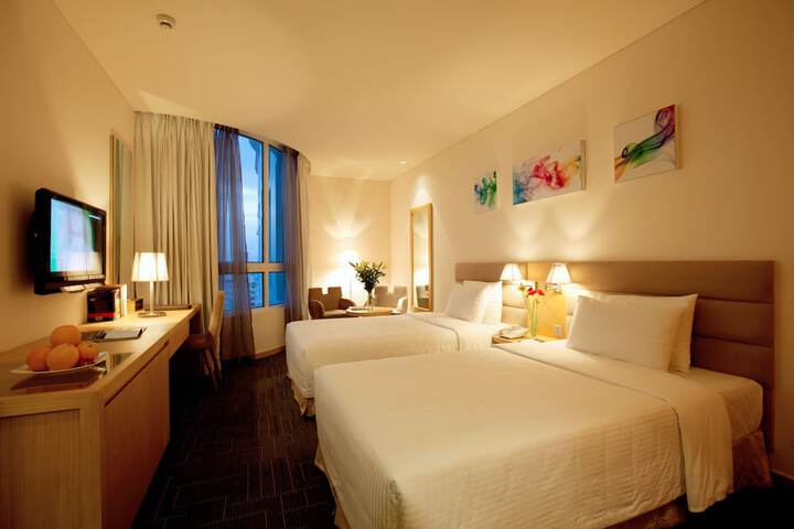 Room 3 of 65