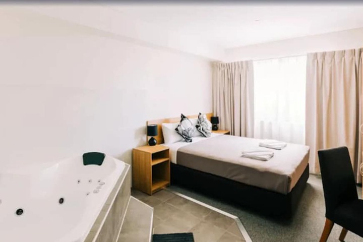Room 14 of 21
