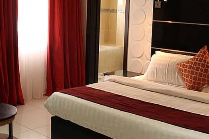 Room 11 of 26