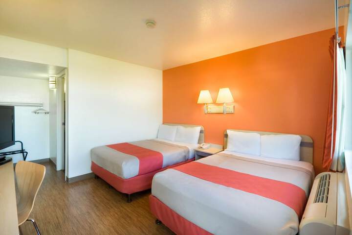 Room 25 of 52