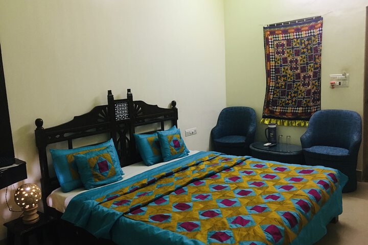 Room 23 of 103
