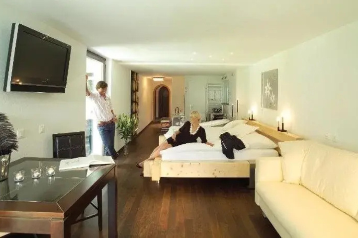 Room 5 of 29