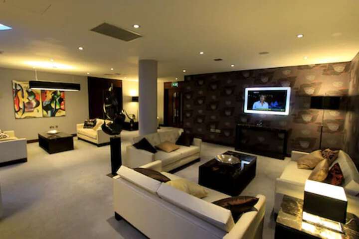 Guest Lobby