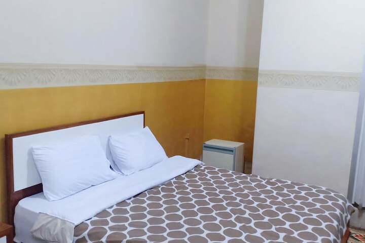 Room 9 of 38