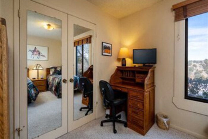 Room 33 of 35