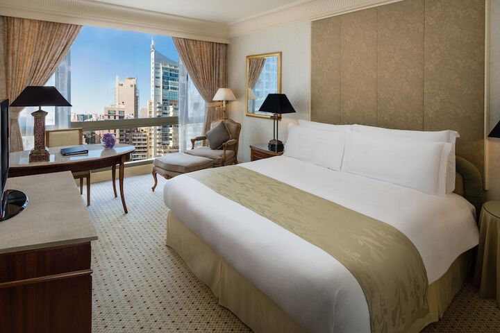 Room 20 of 136