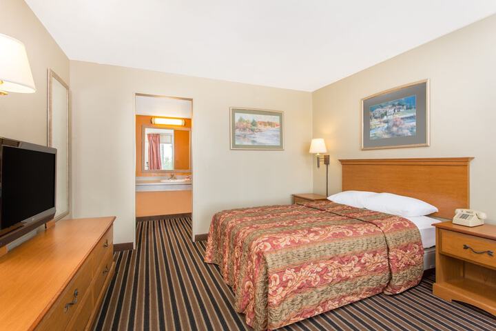 Room 5 of 22