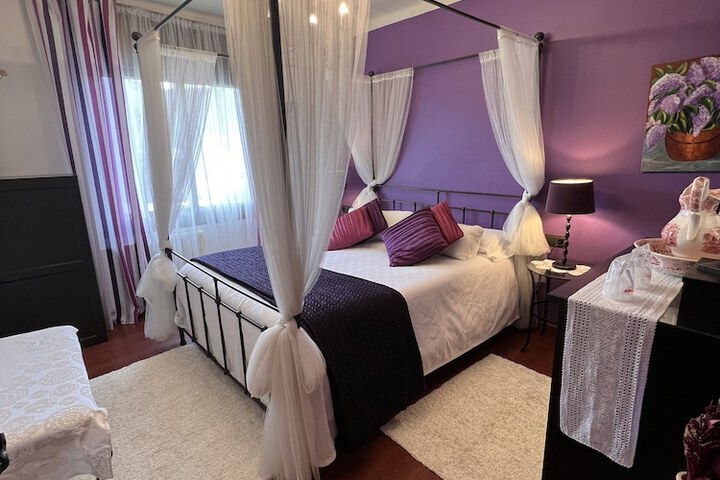 Room 42 of 183