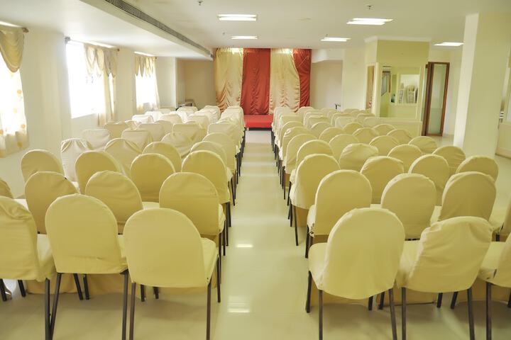 Ballroom/Hall 25 of 33