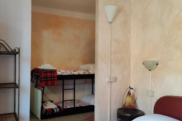 Room 10 of 31