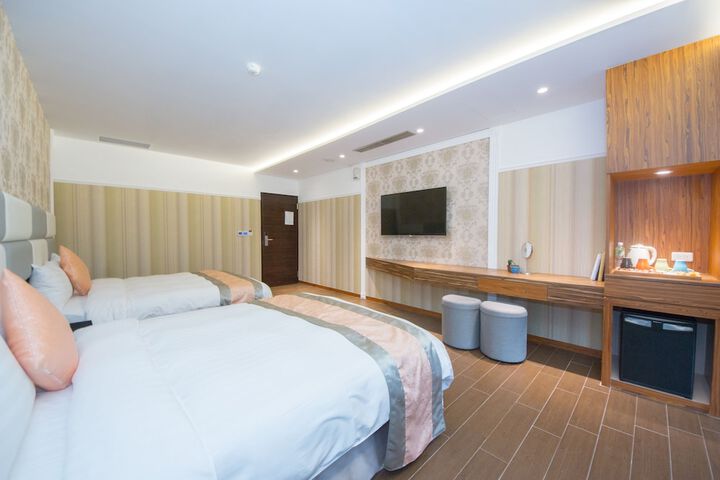 Room 6 of 35